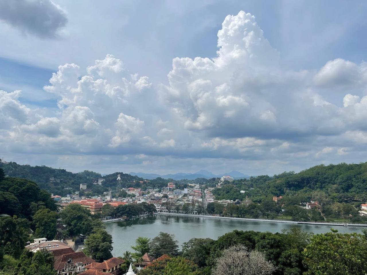 Upali'S Place Kandy Zewnętrze zdjęcie